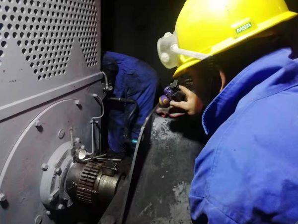 周六，磨煤機搶修立新功.jpg
