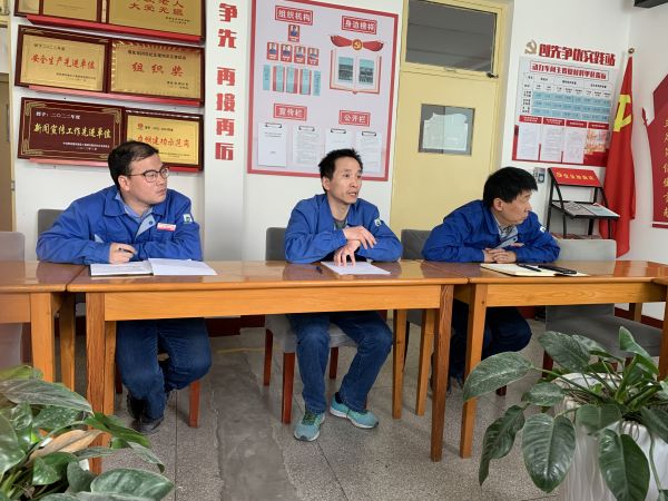 為確保此次大檢修停車計劃安全順利的完成，動力車間及早動手，精心組織，周密部署。按照公司大檢修指揮部的停車計劃，及時召開車間大檢修停車計劃工作會議.jpg