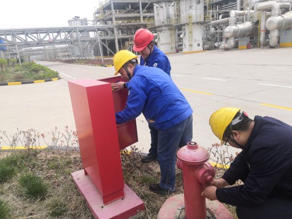 圖2 7月10日，檢查人員檢查人員重點(diǎn)檢查消防器材。設(shè)施.jpg