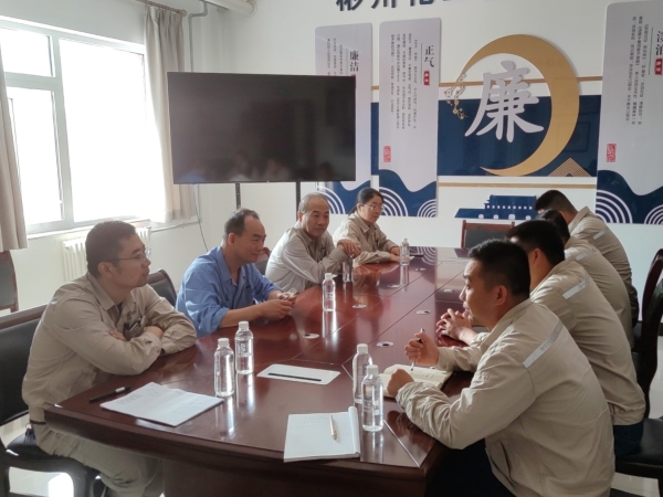7月11日，公司領(lǐng)導(dǎo)在修造分部進(jìn)行檢查。.jpg